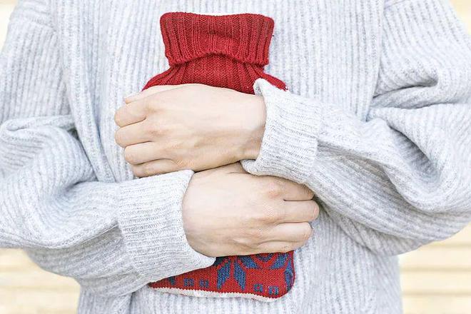 睡醒被撕掉一整块皮又是因为这件事…k8凯发一触即发神器变凶器！女子(图1)