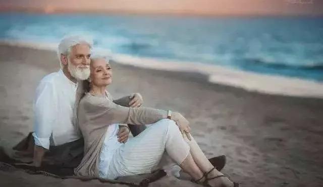 半会是这3个结果看完你就明白了凯发人老了长期分床睡的夫妻 多(图3)